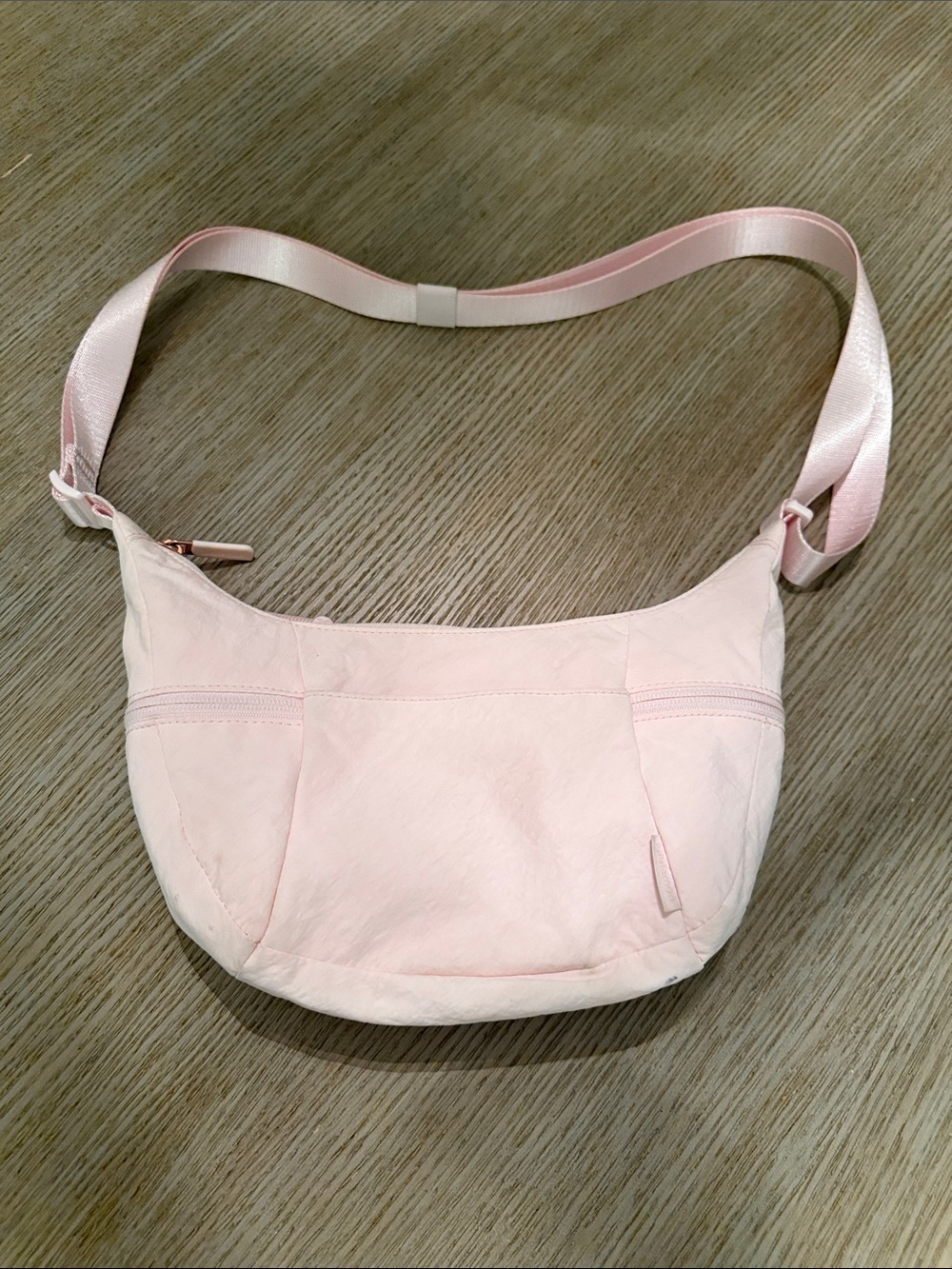 Lululemon small slouchy sling 3L bag - Picture 9 of 9